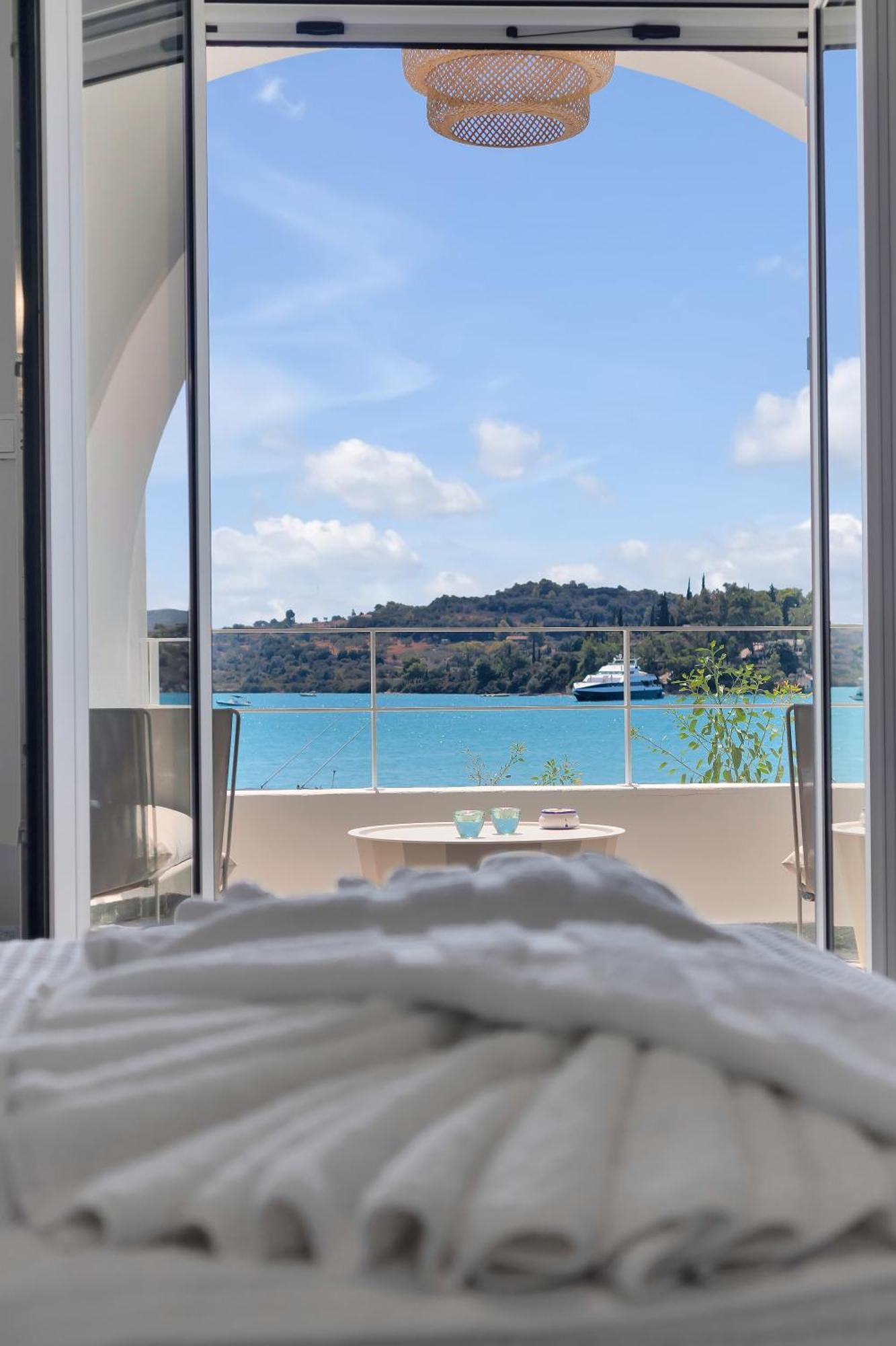 Kavouraki Apartment & Studio Porto Heli Bagian luar foto
