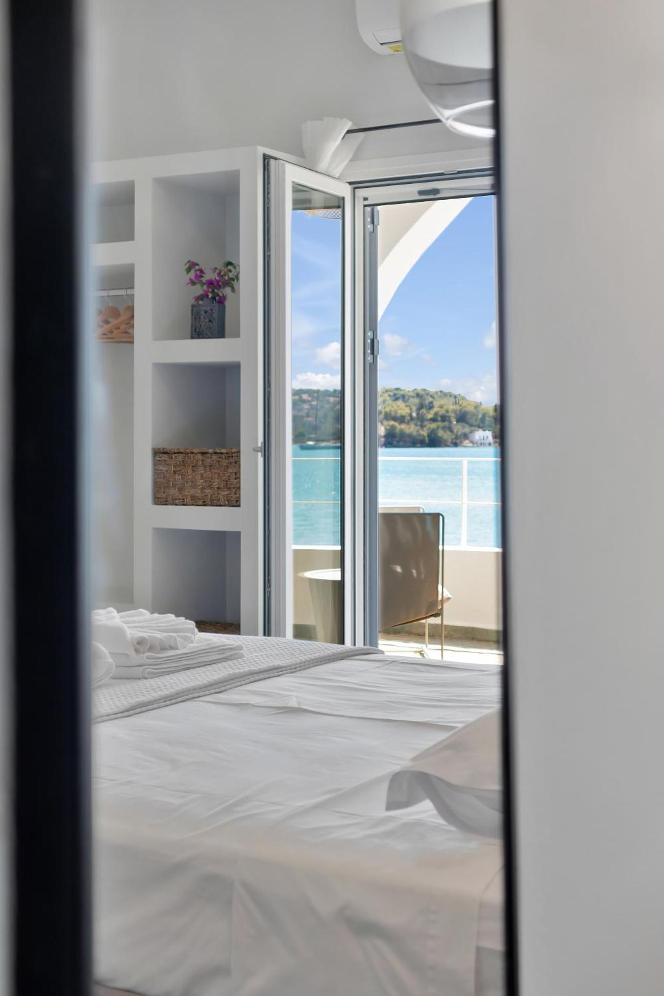 Kavouraki Apartment & Studio Porto Heli Bagian luar foto