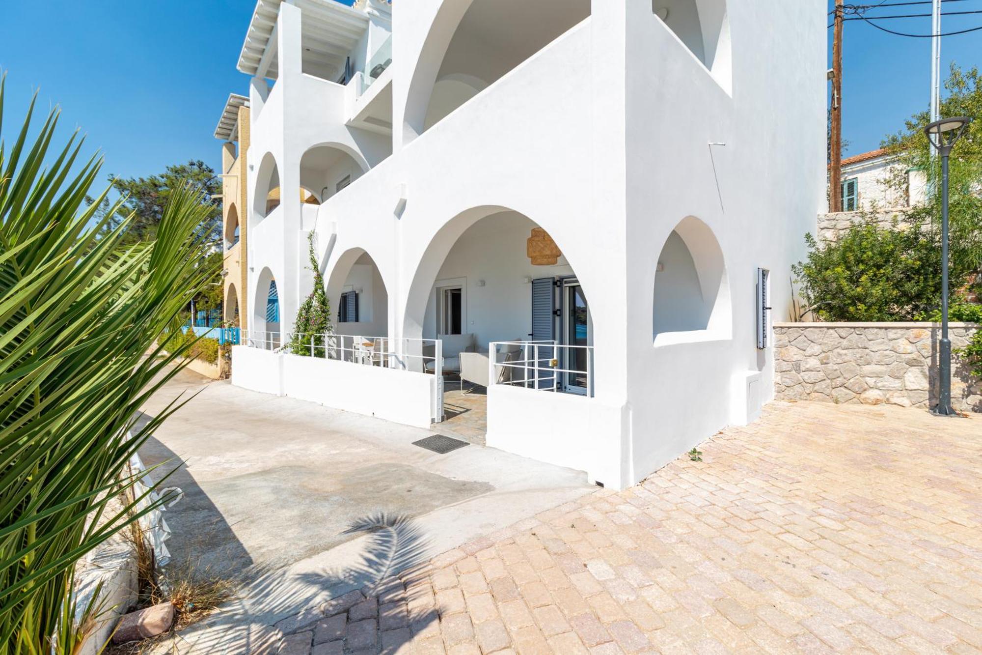 Kavouraki Apartment & Studio Porto Heli Bagian luar foto